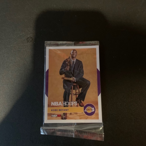 Kobe Bryant NBA 2K17 Legends Edition Collectable - Picture 2 of 2